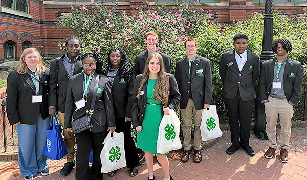 Group of 4-H students.